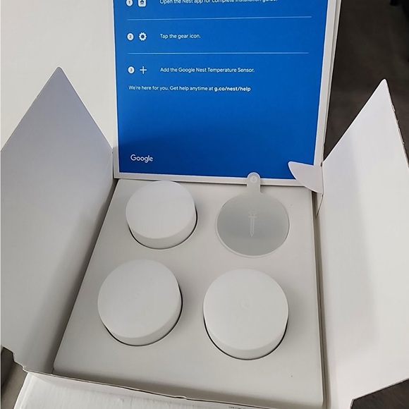 3 Nest Temperature sensor that sense the temperature for each room - Picture 2 of 8